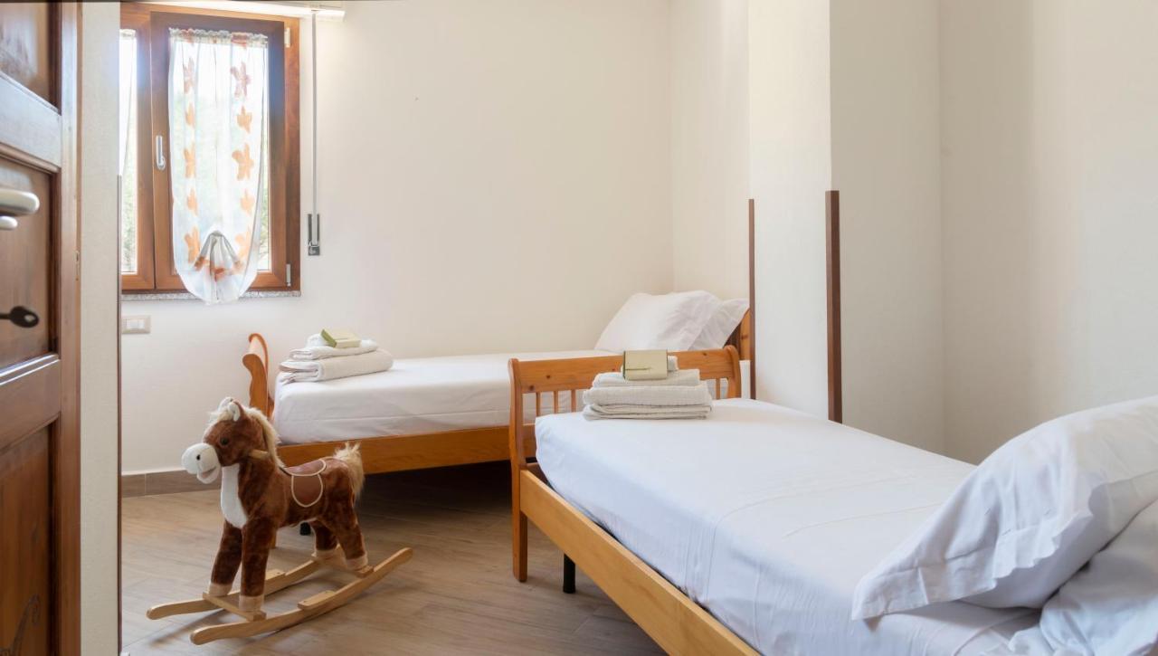 Casa Dei Lecci - Cala Gonone Apartman Kültér fotó