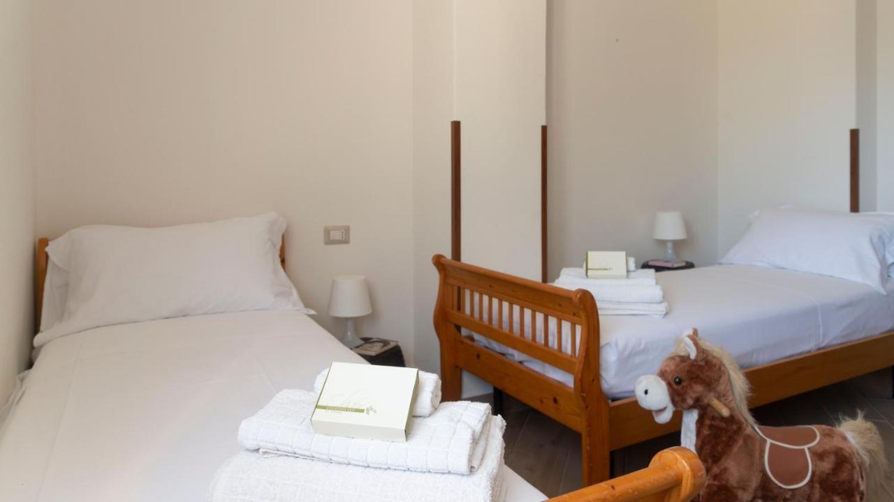 Casa Dei Lecci - Cala Gonone Apartman Kültér fotó