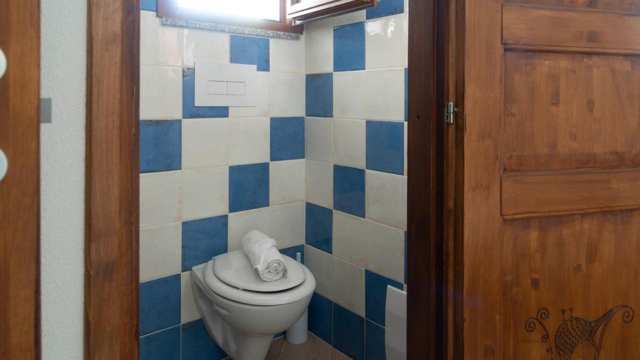 Casa Dei Lecci - Cala Gonone Apartman Kültér fotó