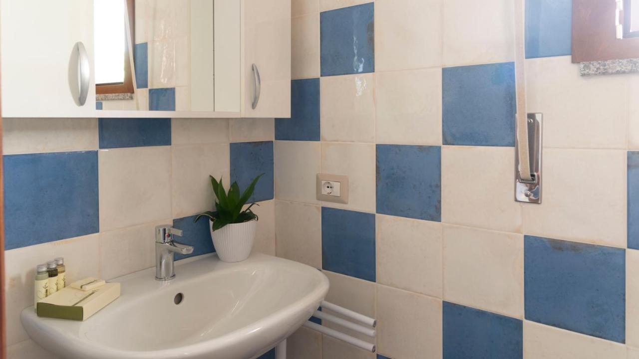 Casa Dei Lecci - Cala Gonone Apartman Kültér fotó
