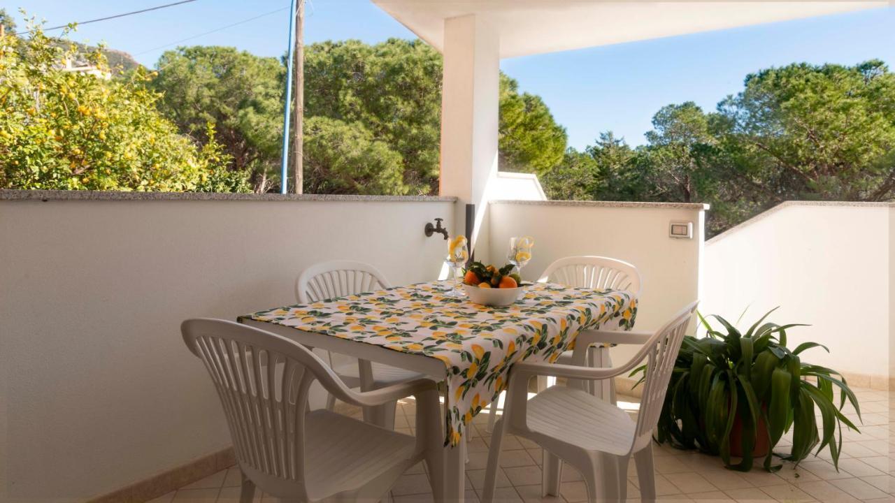 Casa Dei Lecci - Cala Gonone Apartman Kültér fotó