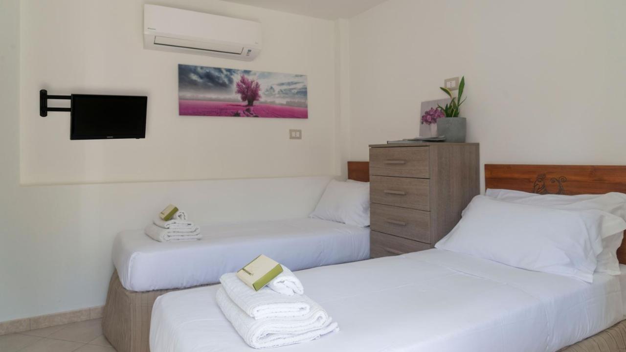 Casa Dei Lecci - Cala Gonone Apartman Kültér fotó